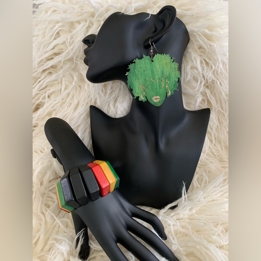 Jamaican Festival Wood Earrings And Matching Bracelet Art To Wear 20$